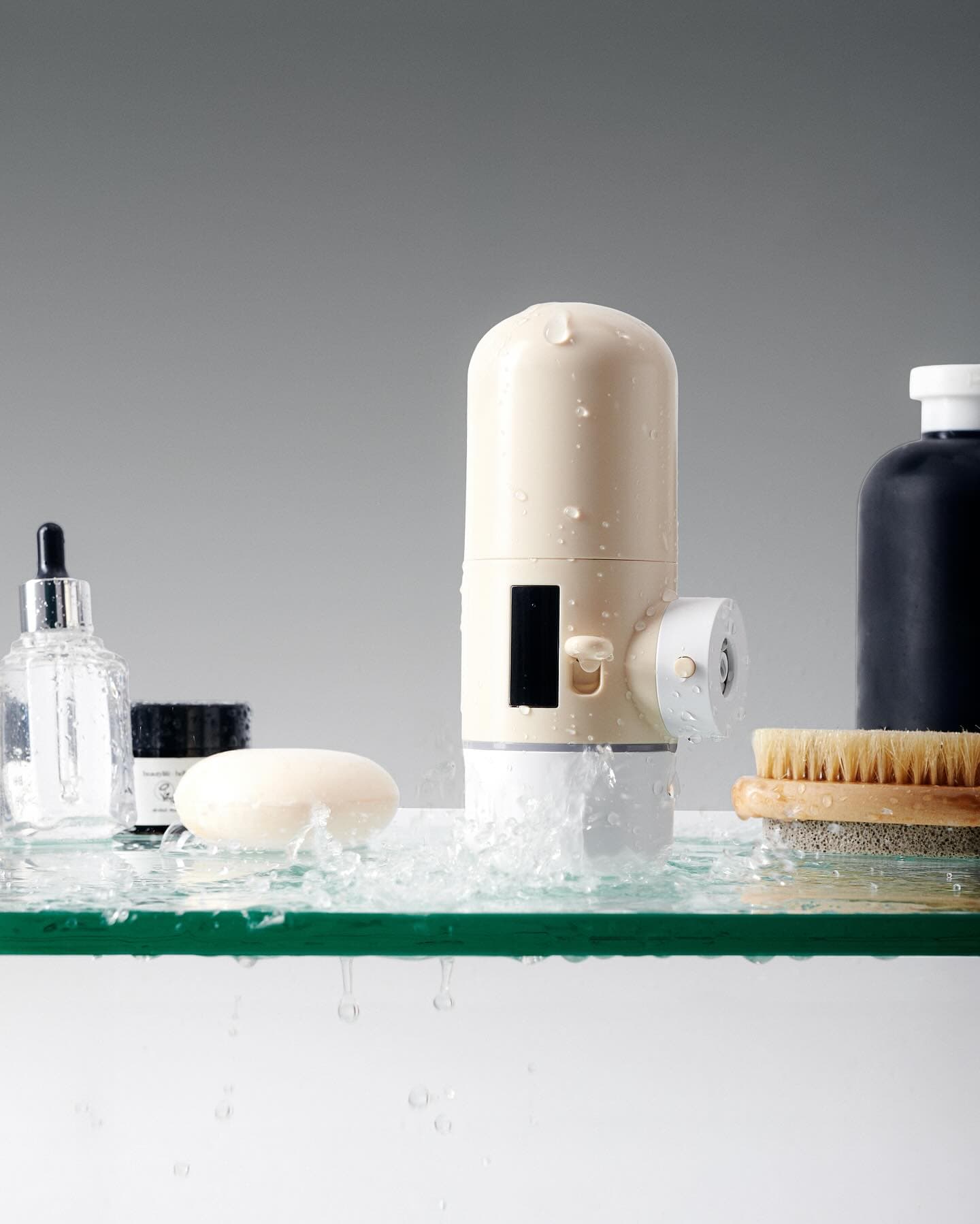 Oshin faucet water filter with a water splash